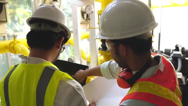 Arbeitende Ingenieure Modernen Fabriken — Stockvideo