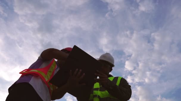 Nşaat Alanında Çalışan Mühendisler — Stok video