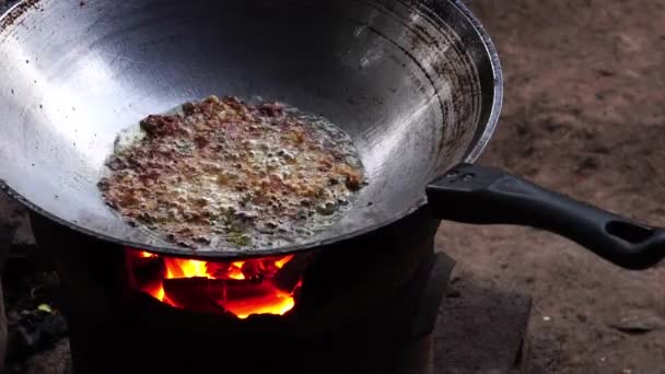 Sluiten Van Koken Aziatische Koekenpan Wok — Stockvideo