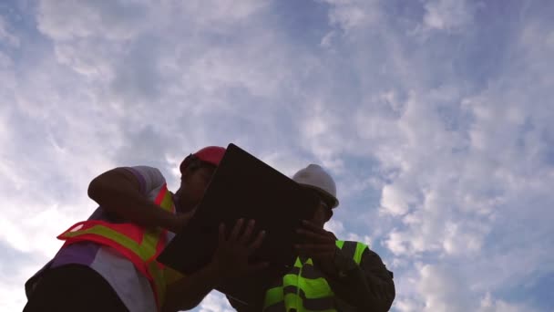 Engenheiros Trabalho Canteiro Obras — Vídeo de Stock