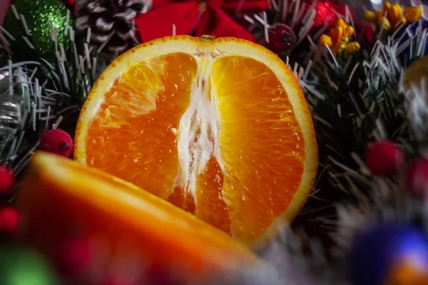 Tatil süslemeleri arka planında Aromatik Noel portakalı
