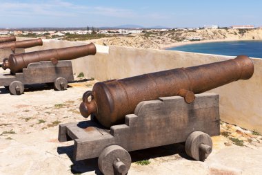 Cabo de Sao Vicente, Sagres Kalesi, Antik Bronz toplar
