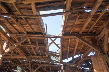 Doğal afetler hasar çatı sandalye için