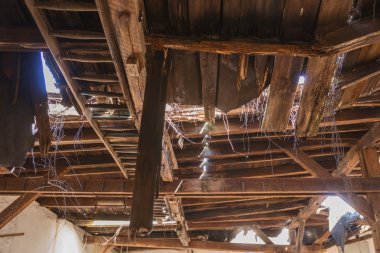 Doğal afetler hasar çatı sandalye için