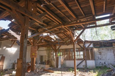 Doğal afetler hasar çatı sandalye için