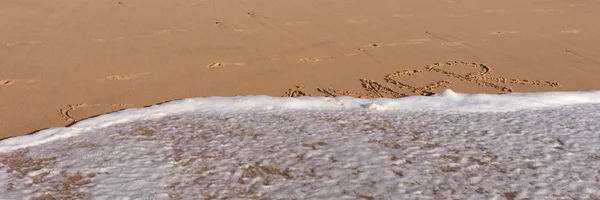 Palavra de verão escrito na praia — Fotografia de Stock