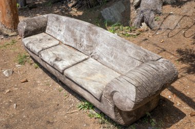 Piknik yeri ile uzun ahşap Bank