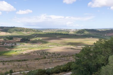 Obidos yeşil alanları etrafında surlar, Obidos görünümüdür bir ortaçağ Portekizce Köyü