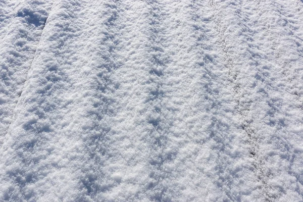 Schnee Wellpappe Textur. Schnee auf dem Dach — Stockfoto