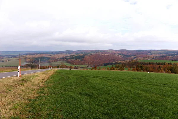 Vedute delle vette dell'Erzgebirge in autunno, Germania — Foto Stock