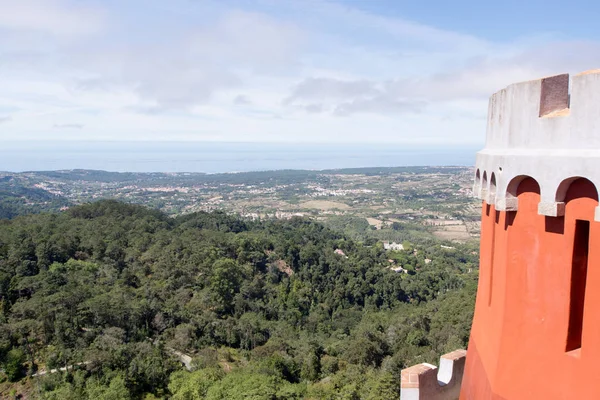 Vista dal Palazzo Nazionale di Pena della valle del Sintra — Foto Stock