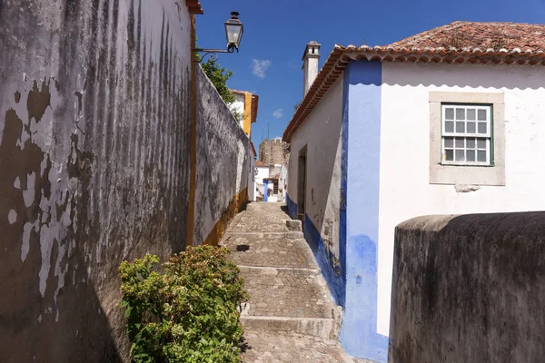 Obidos boş sokakta