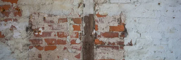 Antigua pared de ladrillo con vigas de madera como fondo —  Fotos de Stock