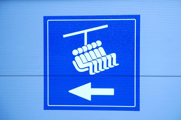 Placa azul para o elevador da cadeira — Fotografia de Stock