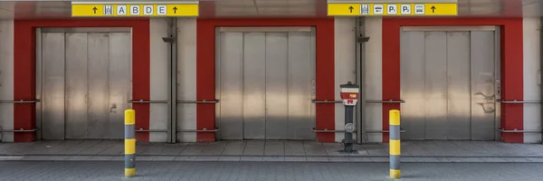 Ascensori all'aeroporto di Berlino Tegel — Foto Stock