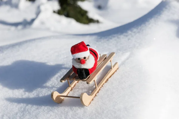 Le Père Noël descend la montagne — Photo