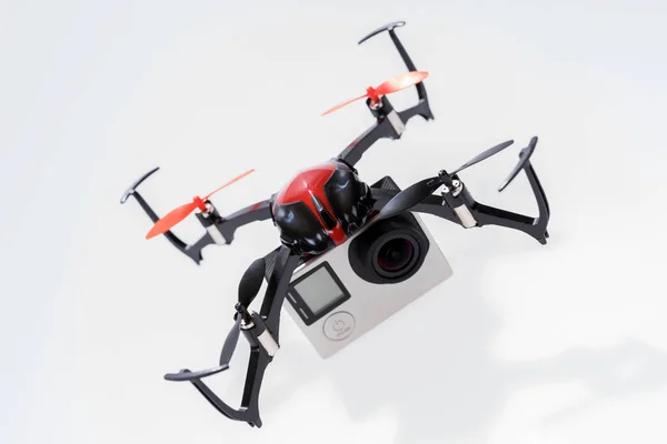 Drone quadricottero con telecamera isolata — Foto Stock