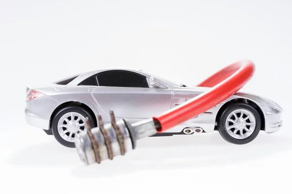 Gümüş renkli spor araba kilit ile güvenli