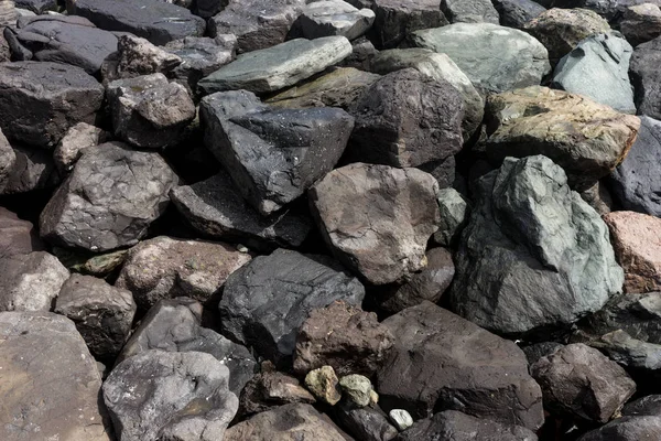 Темні камені, кам'яний фон — стокове фото
