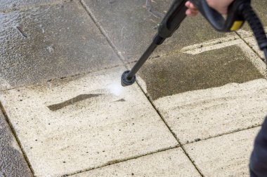 Yüksek basınçlı su jeti ile dış zemin temizliği
