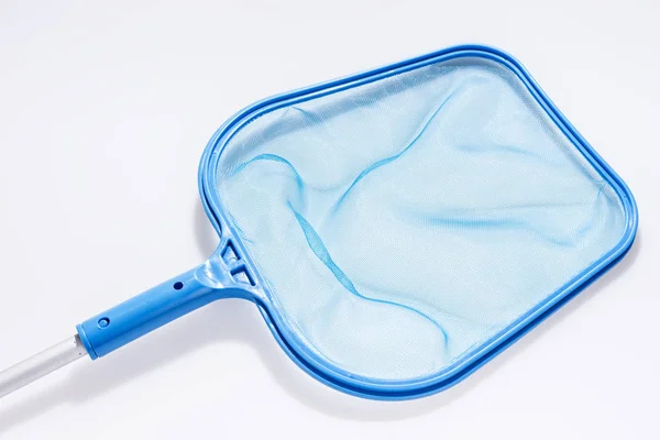 Mavi Kepçe net üzerinde beyaz izole