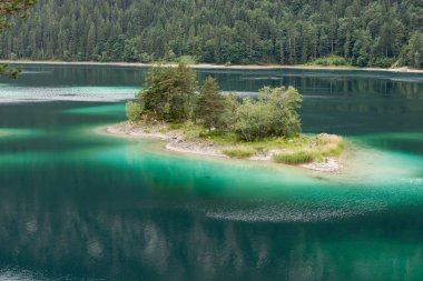 Eibsee, Bavyera Alpleri'nde dağ gölü