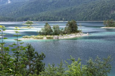 Eibsee, Bavyera Alpleri'nde dağ gölü