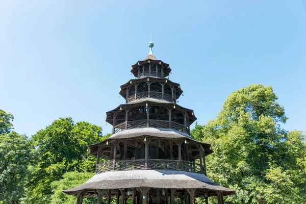 Turm chinês no Jardim Inglês, Munique — Fotografia de Stock