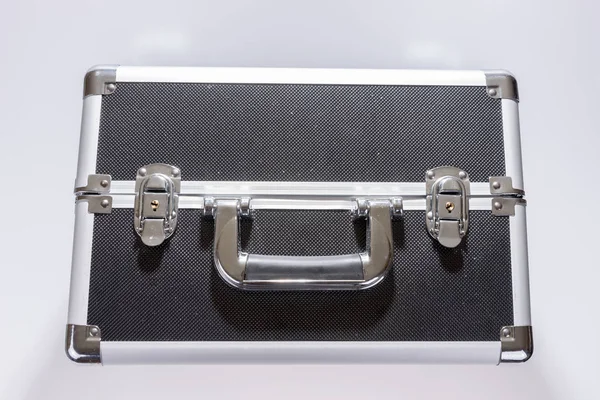 Alüminyum metal durum kutusu beyaz izole