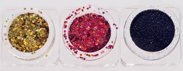 Siyah, kırmızı ve altın pırıltılar kavanoz