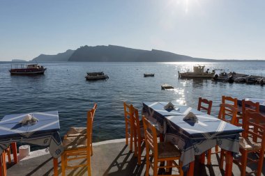 Oia eski bağlantı noktası boş restoranda