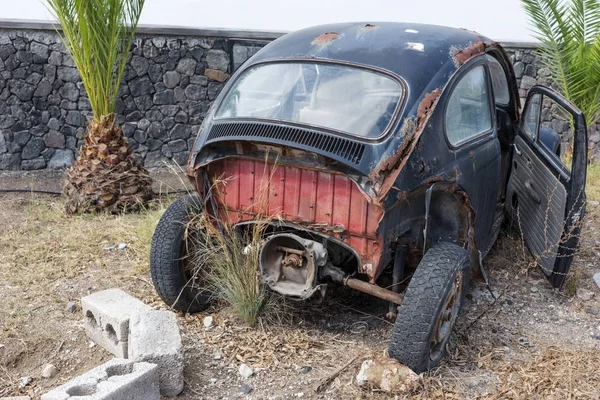 古い錆びたドイツ車大破 — ストック写真