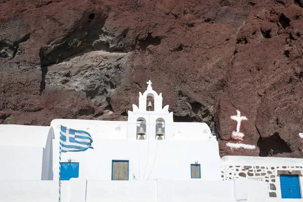 Iglesia cerca de Playa Roja Akrotiri Santorini Islas Cícladas —  Fotos de Stock