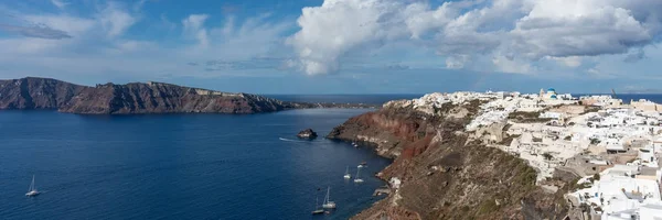 View of the beautiful town Oia on Santorini island — Stock Photo, Image