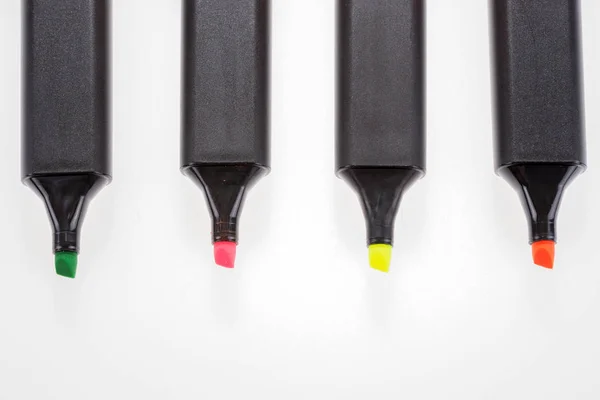 Τέσσερις δείκτες highlighter πένα απομονωμένες — Φωτογραφία Αρχείου