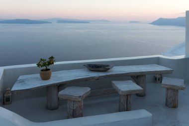 Oia, Santorini Akdeniz deniz manzaralı Teras