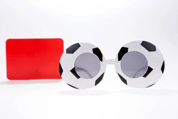 Czerwona Kartka Piłka Nożna Sport Okulary Białym Tle — Zdjęcie stockowe
