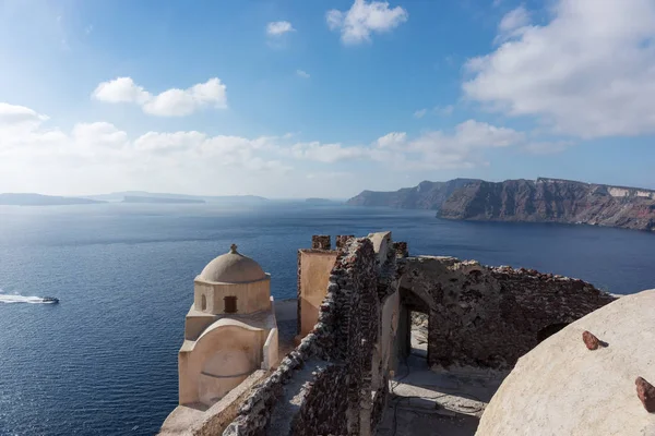 Vista Sobre Castelo Veneziano Ruína Oia Mar Mediterrâneo Santorini — Fotografia de Stock