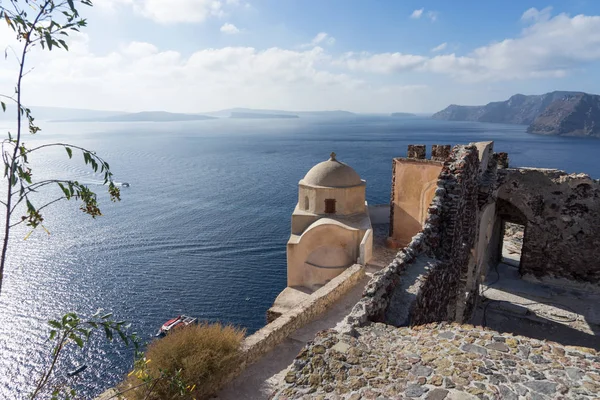 Uitzicht Venetiaanse Kasteelruïne Oia Aan Middellandse Zee Santorini — Stockfoto