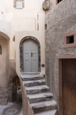 Merdiven ve kapı eski geleneksel köy, Emporio, Santorini, Yunanistan