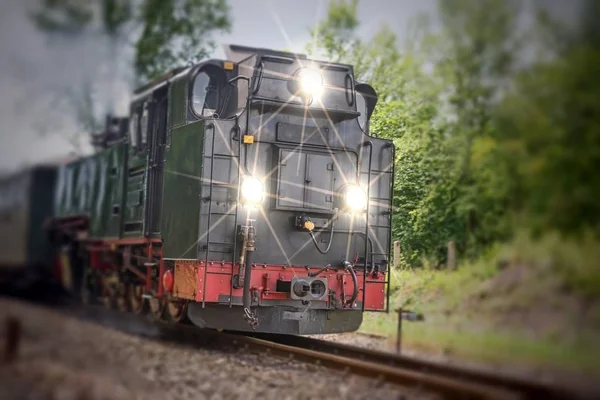 Tren Histórico Vapor Negro Con Luces —  Fotos de Stock