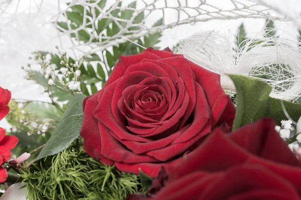 Closeup Buquê Noiva Muito Bonito Com Rosa Vermelha — Fotografia de Stock