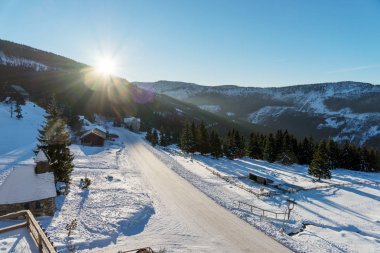 Çek Dağları, ski resort Spindleruv mlyn güneş parlıyor