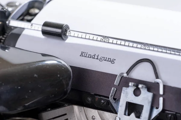 Kuendigung Német Nyelvű Szöveg Írott Egy Régi Retro Írógép — Stock Fotó