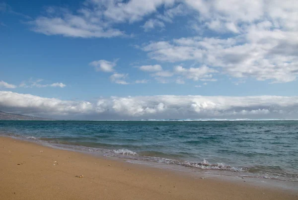 Schöner Sandstrand Mit Wolken Horizont Auf Der Insel Réunion — Stockfoto