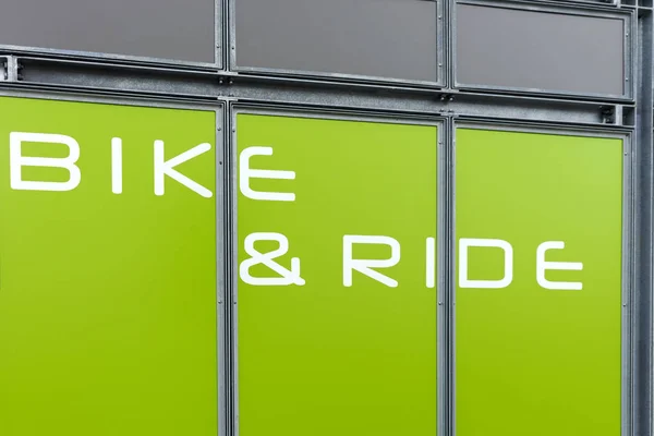 Dettaglio Moderno Parcheggio Biciclette Colore Verde — Foto Stock