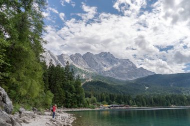 Eibsee en yüksek dağı Zugspitze Almanya, Bavyera Alpleri, Almanya