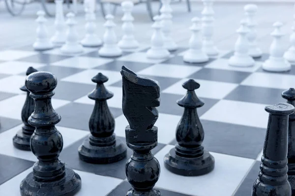 Большие Шахматы Открытой Террасе Наружные Шахматы — стоковое фото