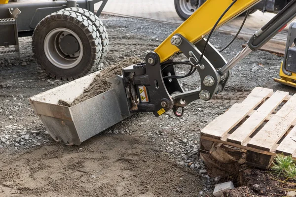 Schaufel Eines Baggers Mit Beton Für Den Straßenbau — Stockfoto