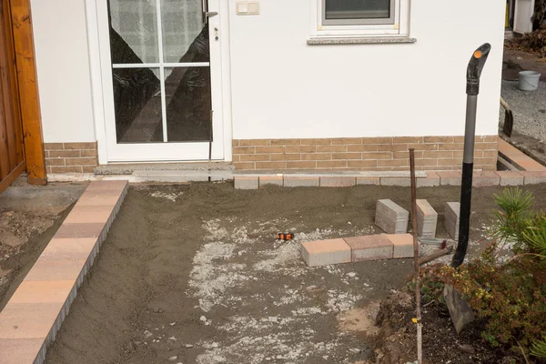 Preparazione Della Pavimentazione Zona Ingresso Fronte Alla Casa — Foto Stock